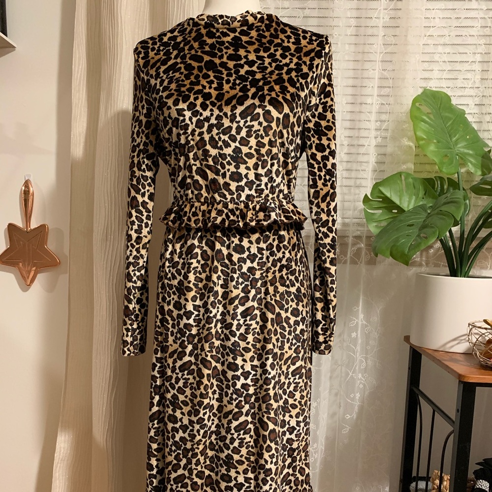 Leopard print velvet dress